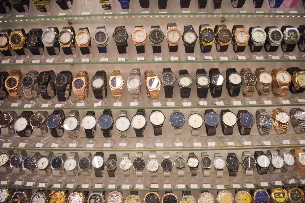 Mit Künstlicher Intelligenz gefälschte Ware erkennen